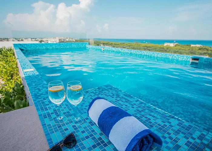 Apartment With Ocean View Pool In Av 10 & 60 Street