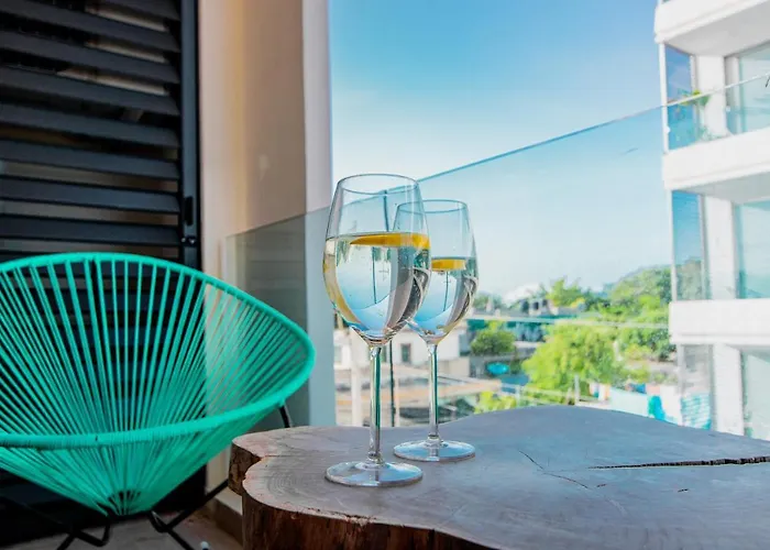 With Ocean View Pool In Av 10 & 60 Street